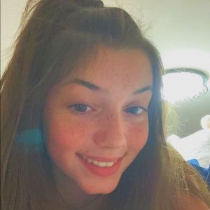 Meet your Posher, Maura